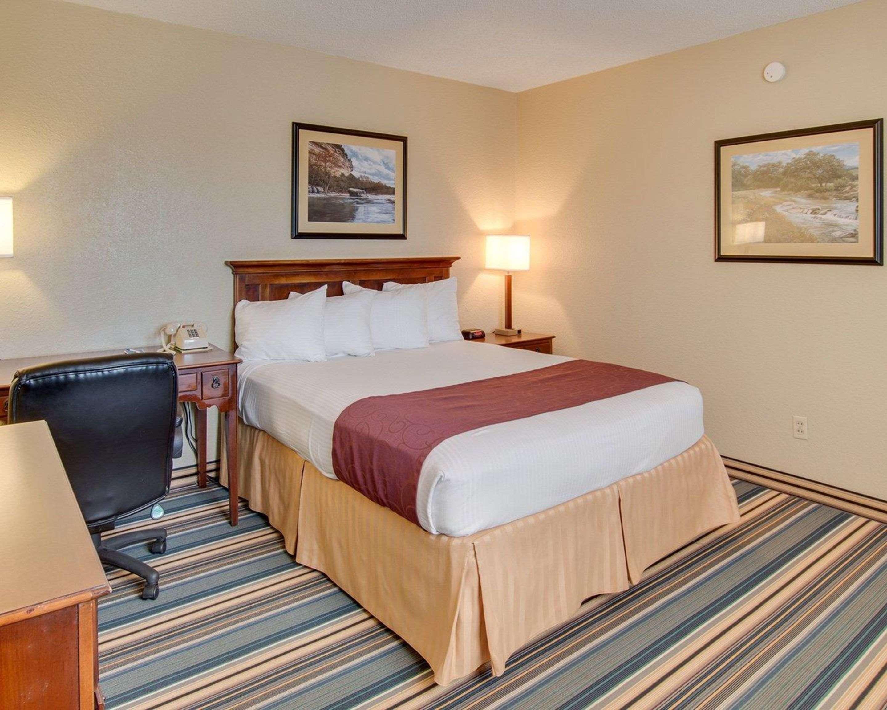 Days Inn By Wyndham Gatesville Esterno foto