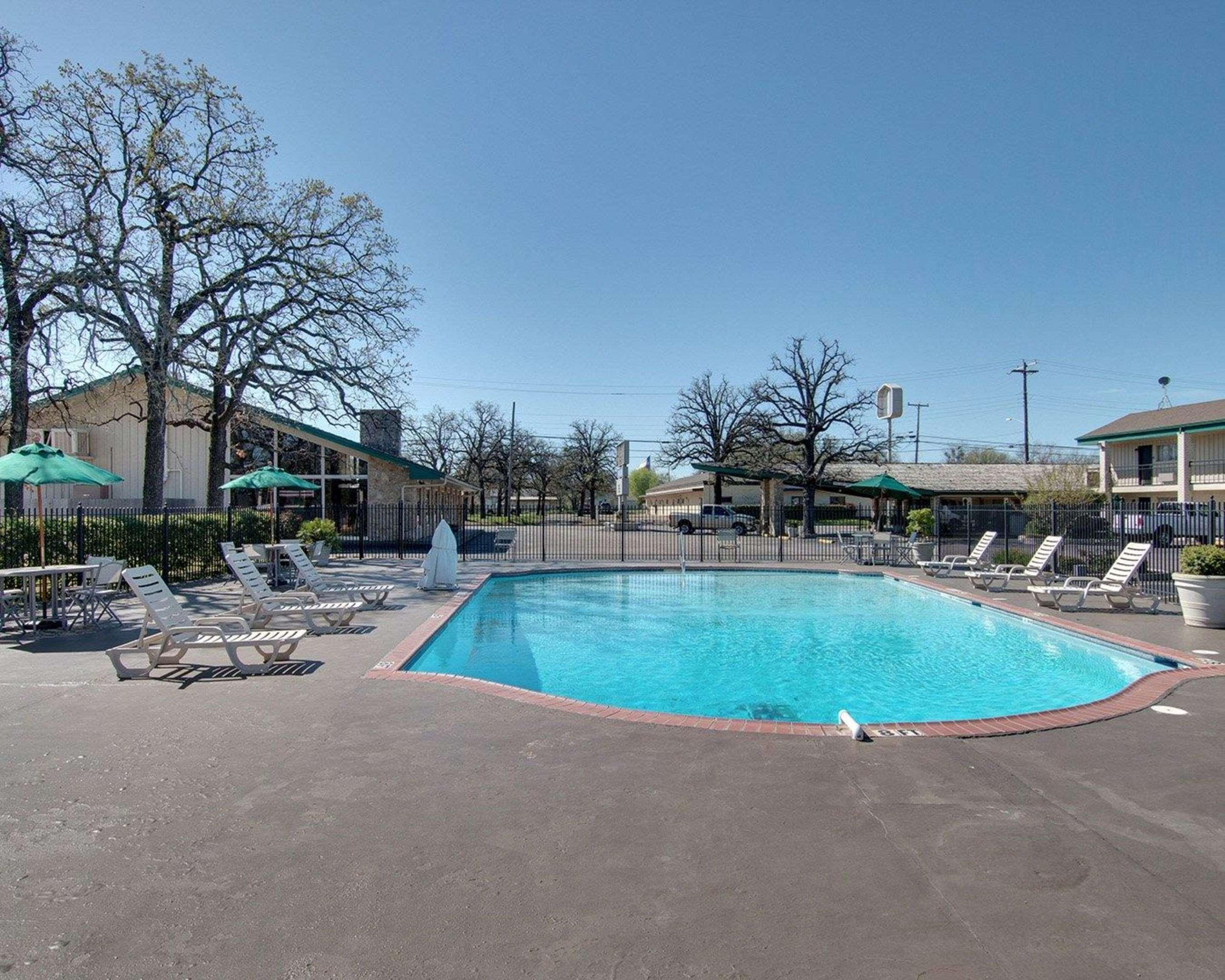 Days Inn By Wyndham Gatesville Esterno foto